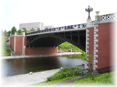 八王子市長池公園に移設・復元された橋
